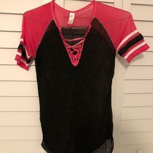 ⭐️5/$25 NoBo sheer tie top. Size small